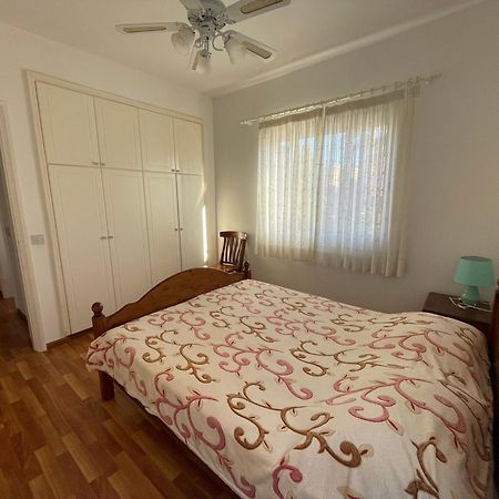 Limnaria Gardens Two Bedroom Apartment With Balcony 파포스 외부 사진