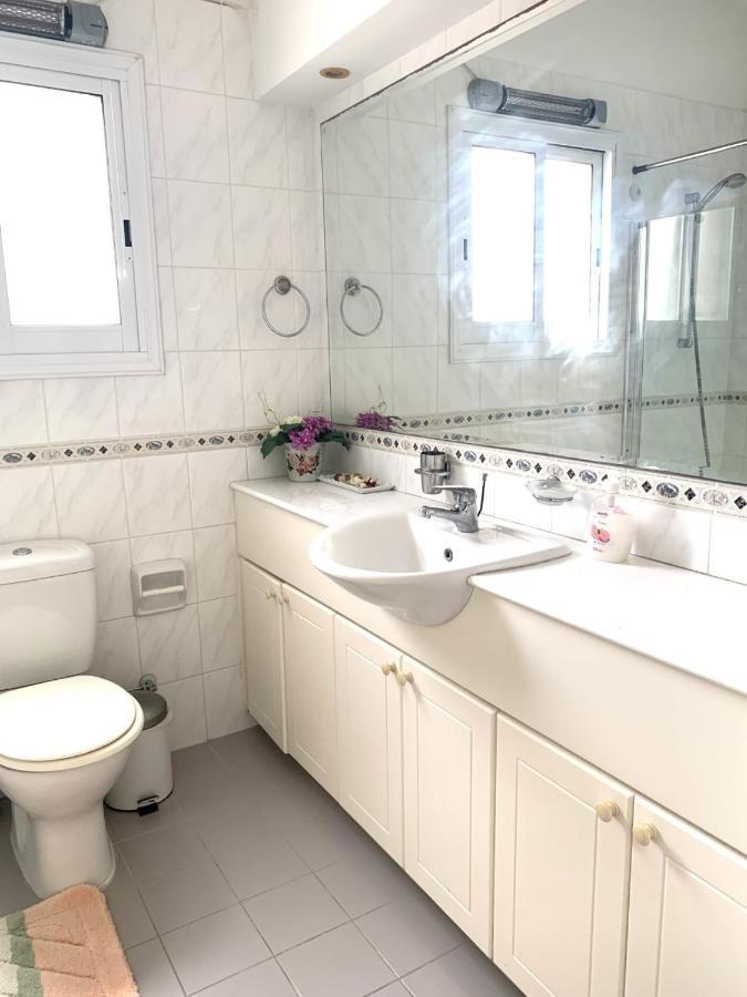 Limnaria Gardens Two Bedroom Apartment With Balcony 파포스 외부 사진