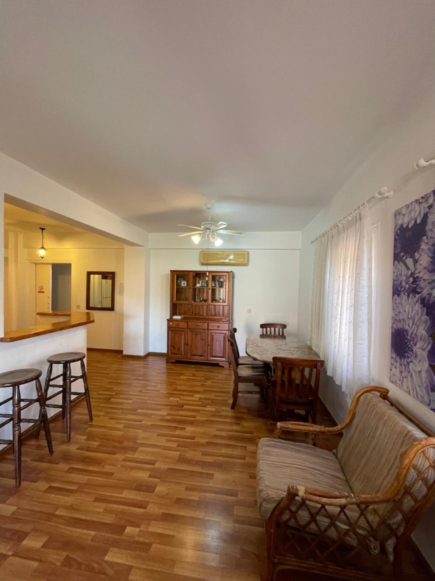 Limnaria Gardens Two Bedroom Apartment With Balcony 파포스 외부 사진