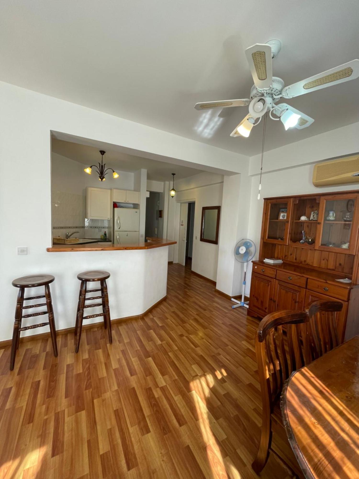 Limnaria Gardens Two Bedroom Apartment With Balcony 파포스 외부 사진