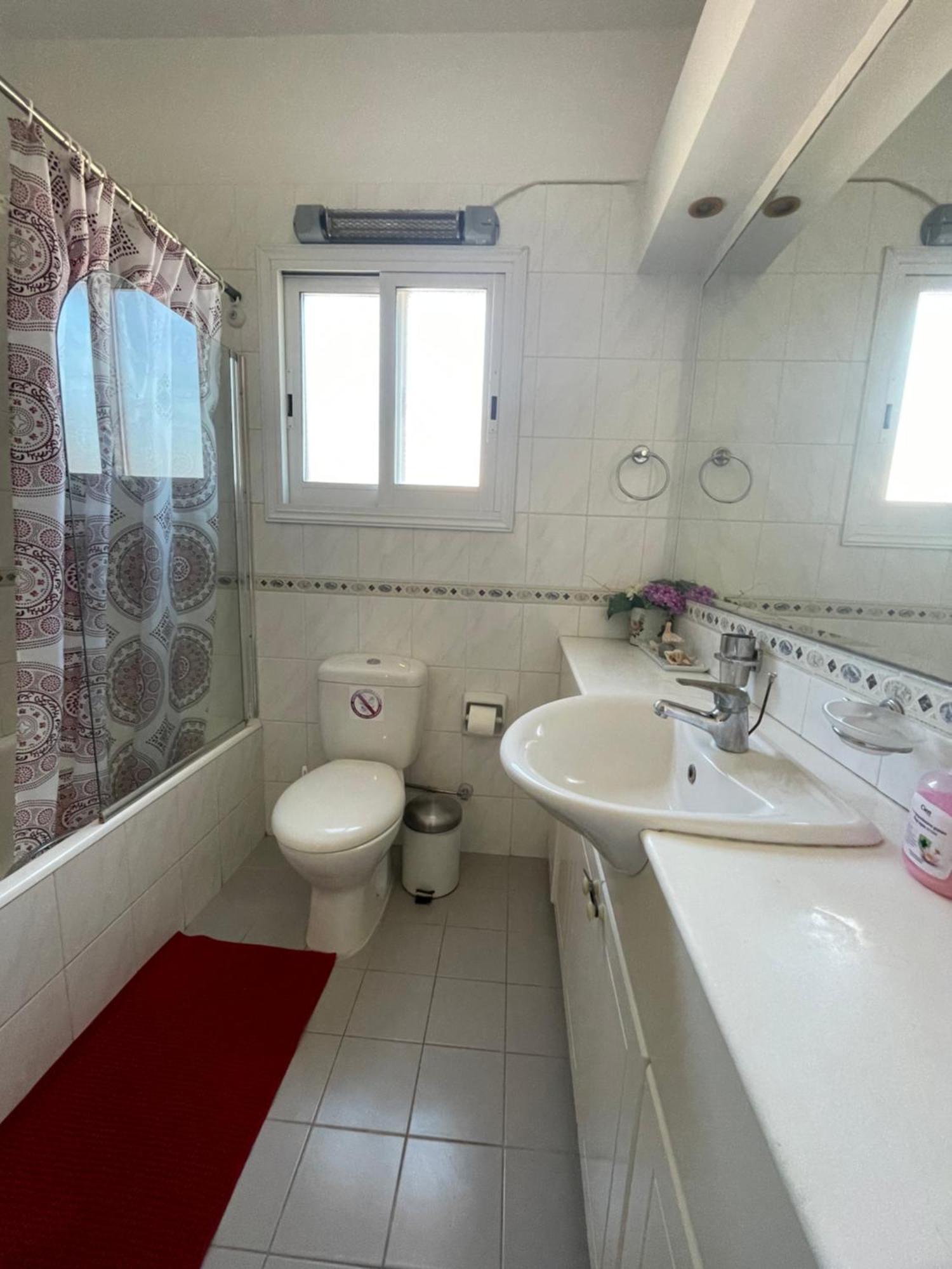 Limnaria Gardens Two Bedroom Apartment With Balcony 파포스 외부 사진